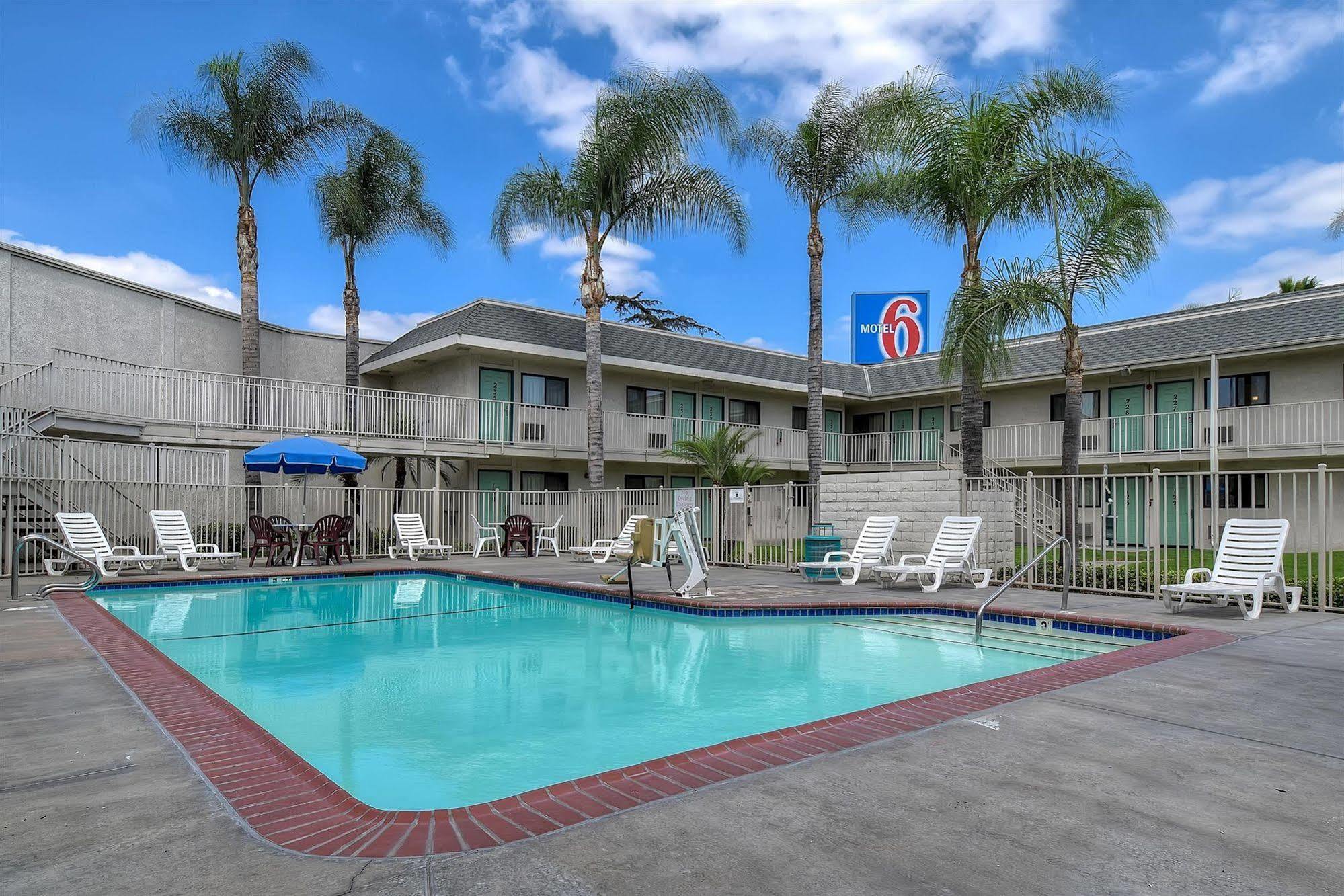 Motel 6 Anaheim Stadium - Orange Zewnętrze zdjęcie