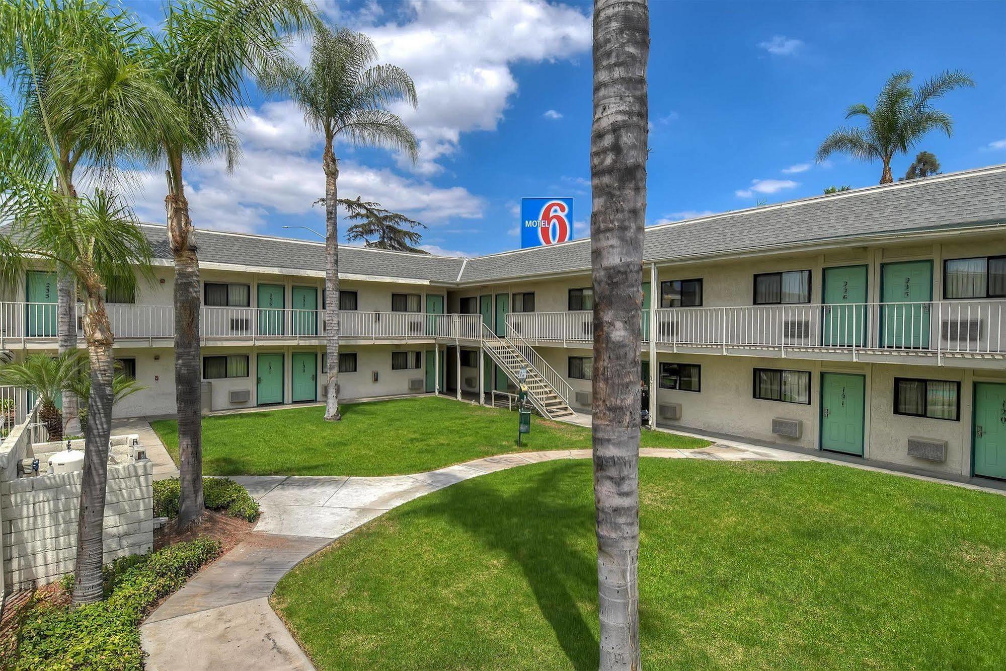 Motel 6 Anaheim Stadium - Orange Zewnętrze zdjęcie