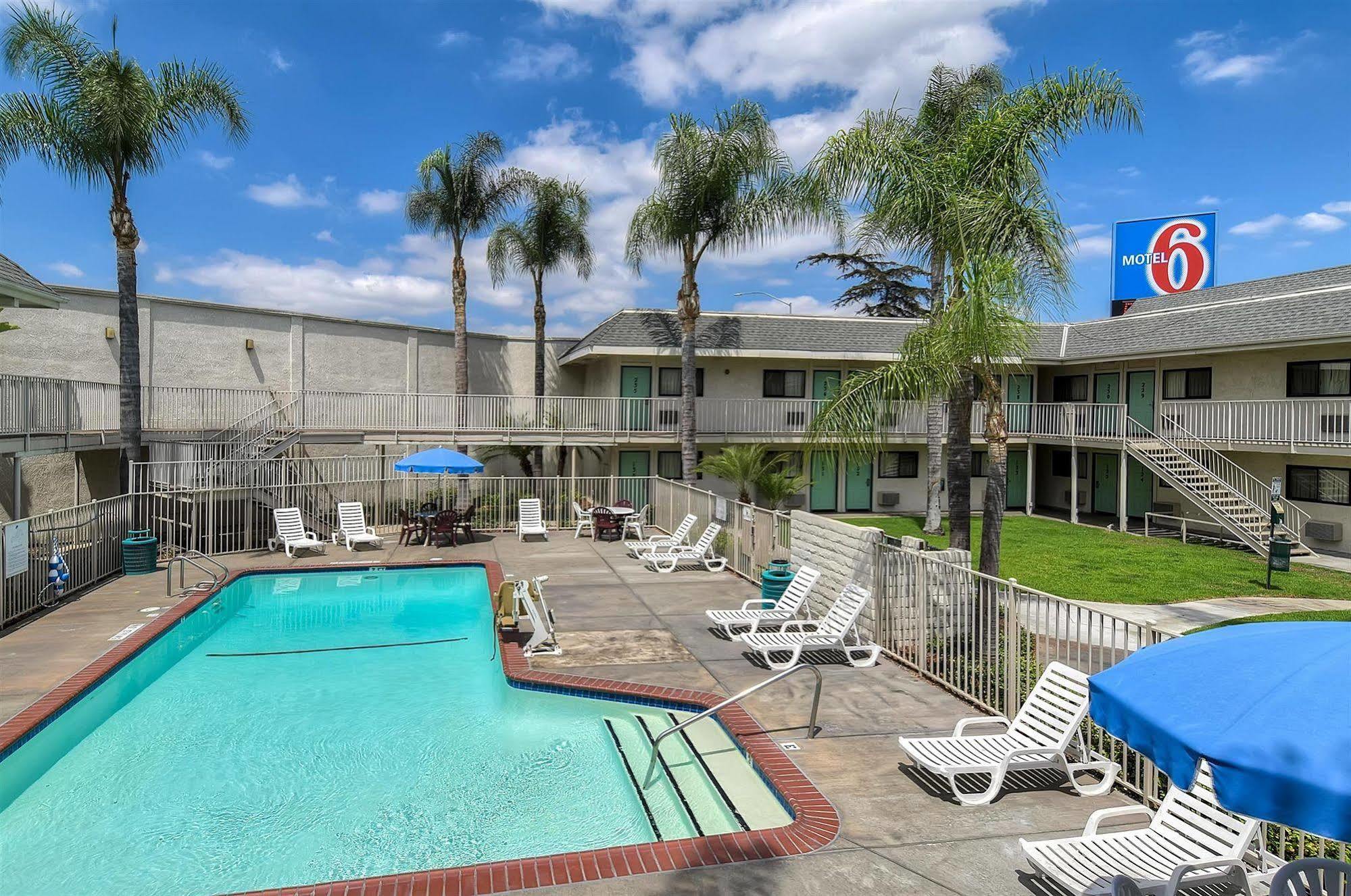 Motel 6 Anaheim Stadium - Orange Zewnętrze zdjęcie